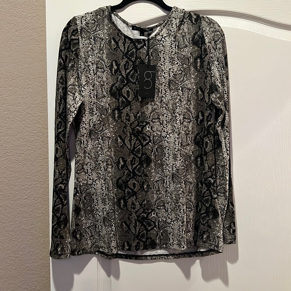 Gibson long sleeved top